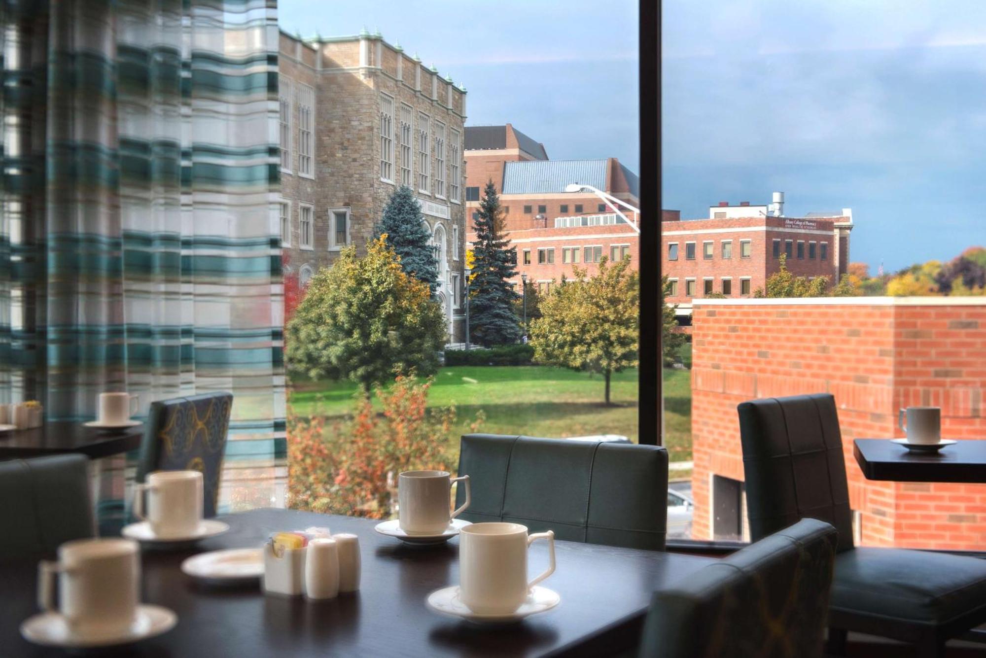 Hilton Garden Inn Albany Medical Center Экстерьер фото