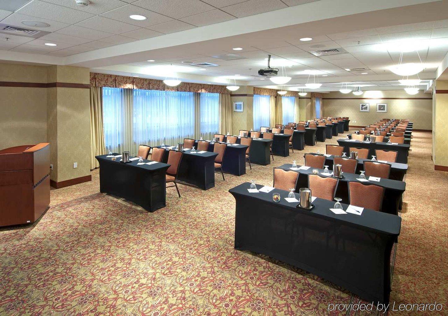 Hilton Garden Inn Albany Medical Center Бизнес фото