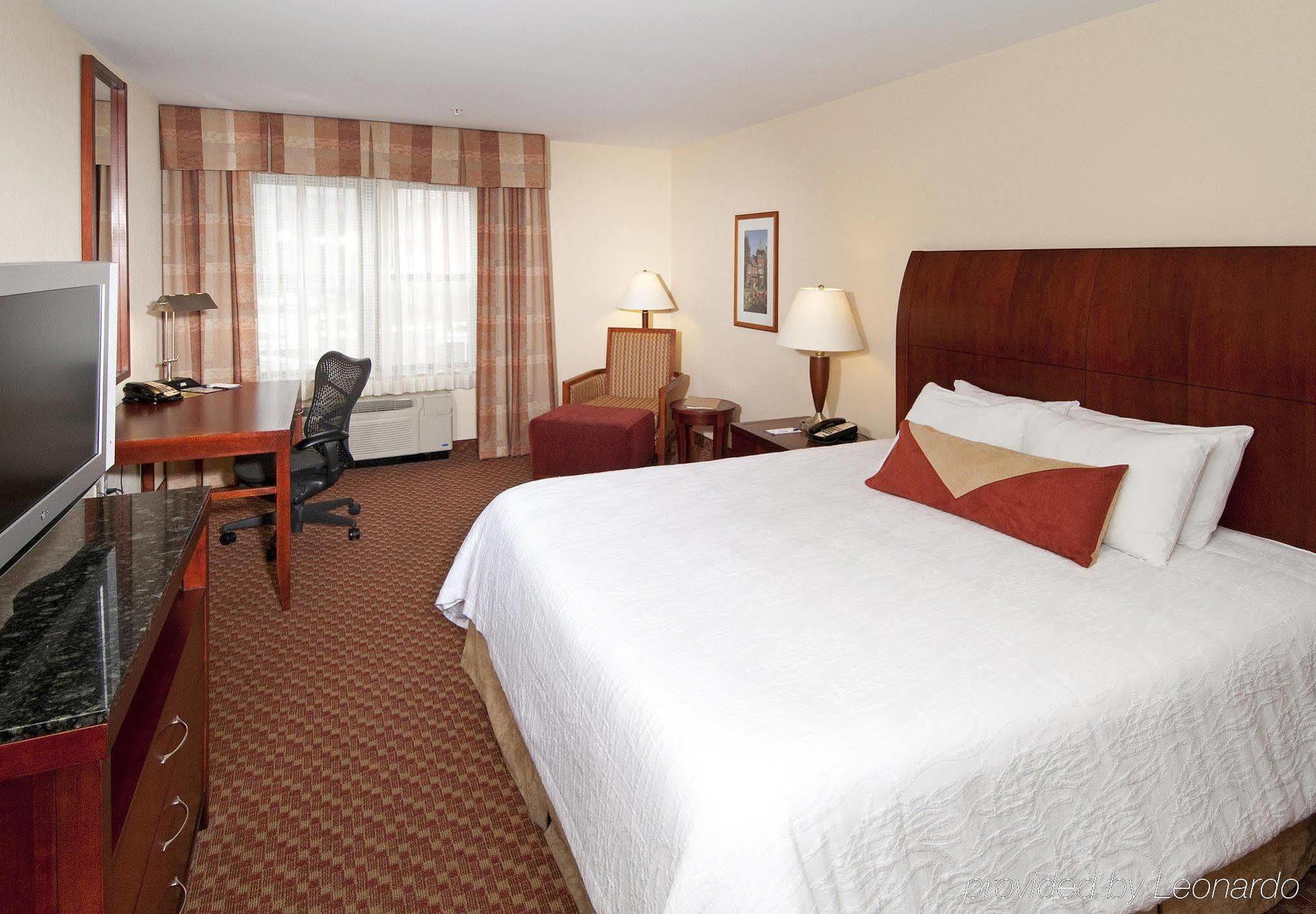 Hilton Garden Inn Albany Medical Center Номер фото