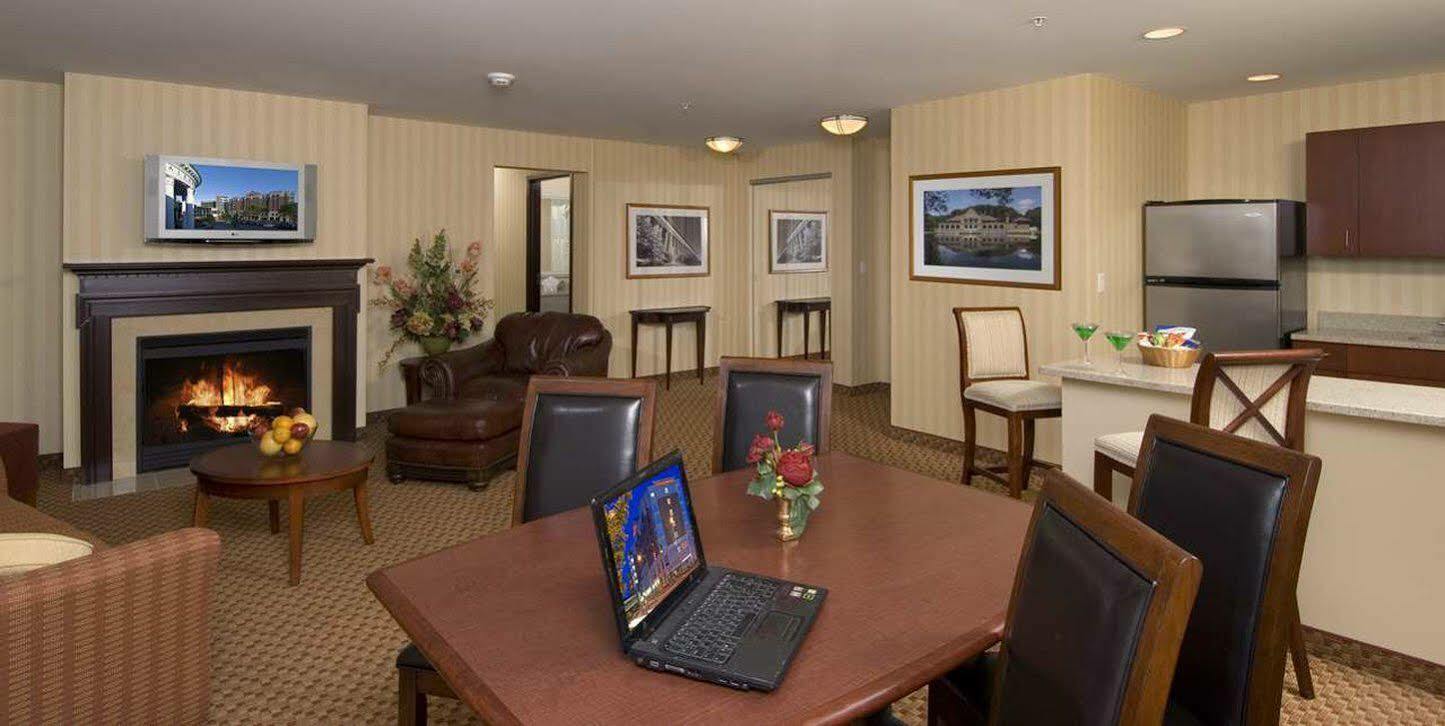 Hilton Garden Inn Albany Medical Center Экстерьер фото